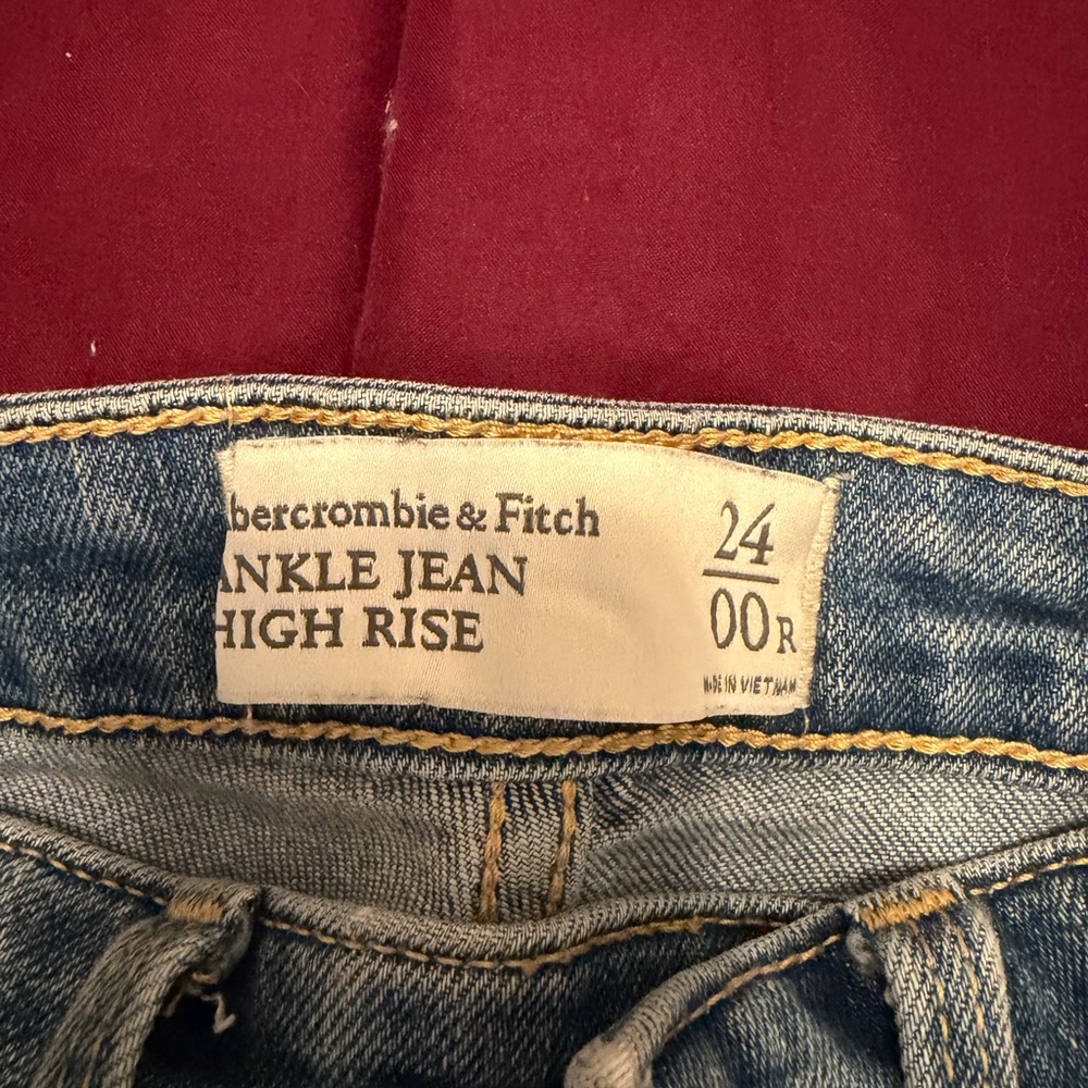 Abercrombie & Fitch Light Blue Distressed Skinny Jeans - Picture 3 of 3
